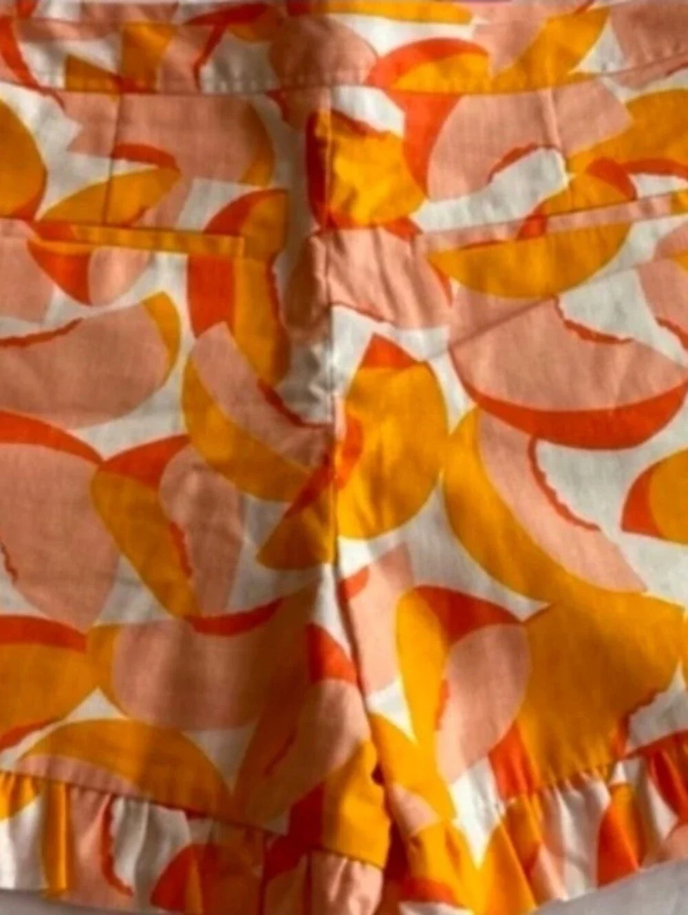 New Kate Spade Peaches Shorts. Size 8